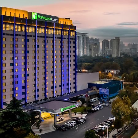 Holiday Inn Express Zhengzhou Zhongzhou, An Ihg Hotel Exterior photo